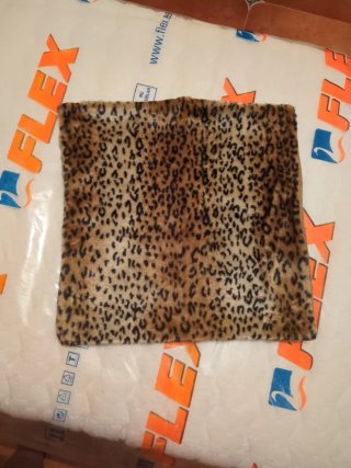 Funda cojín estampado leopardo