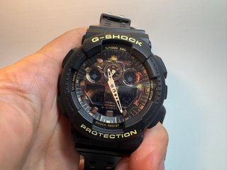 Reloj Casio G-Shock Negro y Dorado