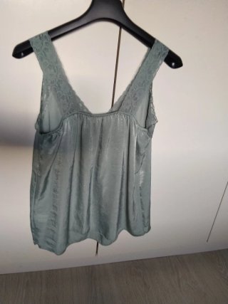 3 Tops Verdes Encaje, el precio es de los tres.