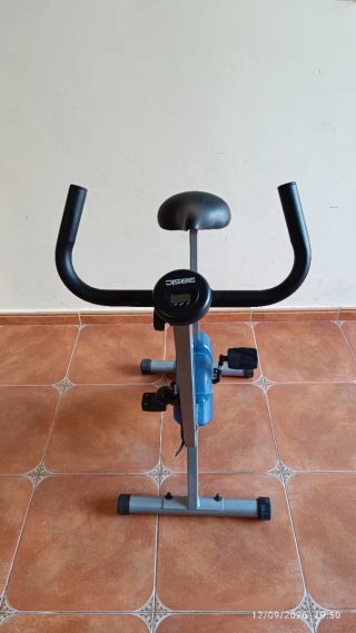 Bicicleta estática y cinta de correr