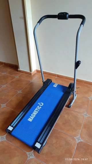 Bicicleta estática y cinta de correr