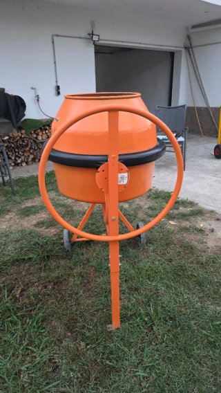 Hormigonera Naranja Casi Nueva