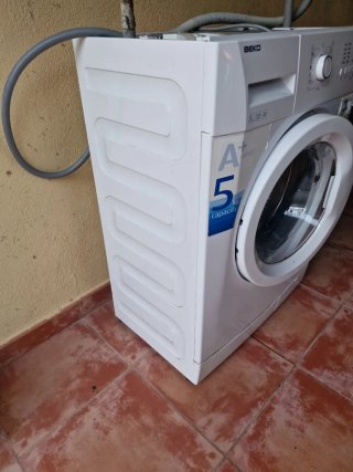 Lavadora Beko 5kg con fondo especial + estrechos