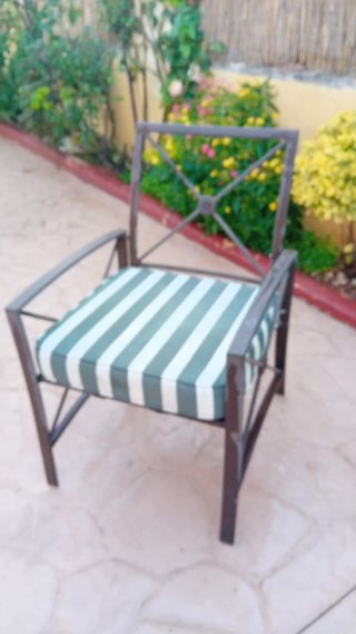 Silla de forja con cojín a rayas