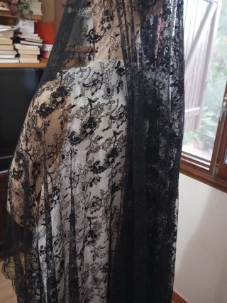 Mantilla Chantilly Negra