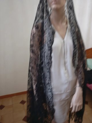 Mantilla Chantilly Negra