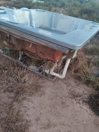 Regalo 2 Jacuzzi para reparar (sin maquinaria)