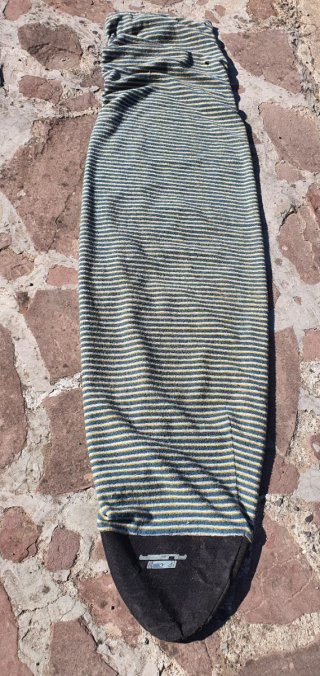 Taula de surf Bic 7'3+guants + escarpins + gorro