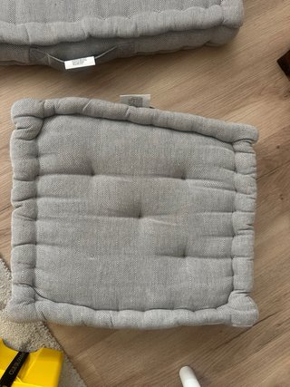 2 Cojines Suelo 60x80 y 40x40 Gris