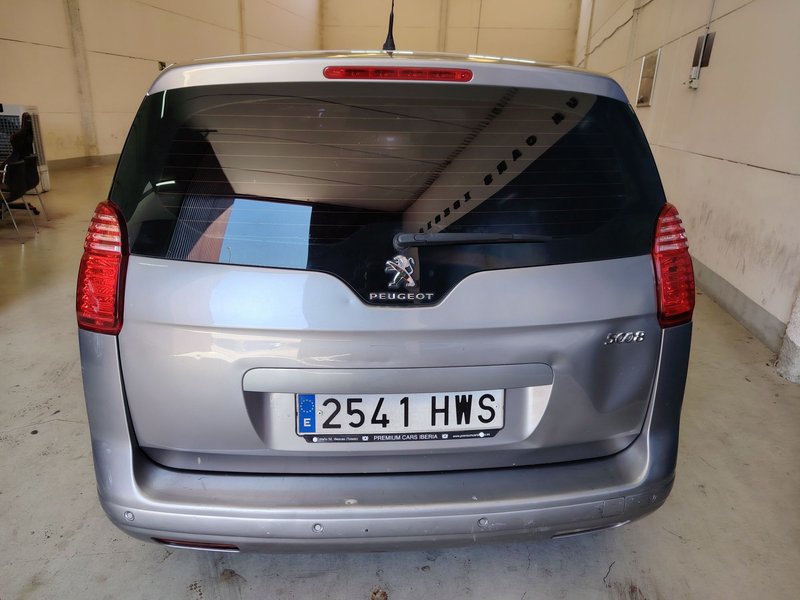 Peugeot 5008 1.6 HDI Allure 2014, foto 2