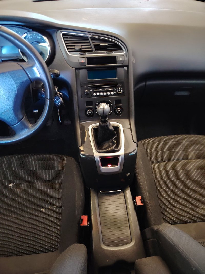 Peugeot 5008 1.6 HDI Allure 2014, foto 9