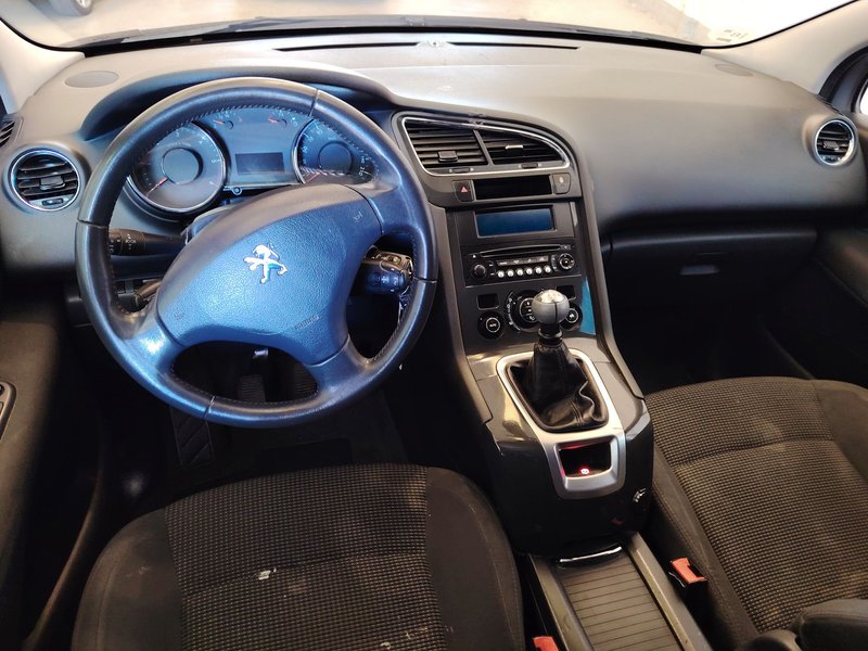 Peugeot 5008 1.6 HDI Allure 2014, foto 12