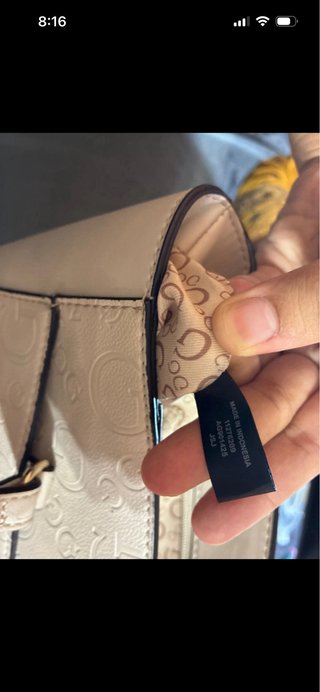 Bolso Guess Beige y Dorado