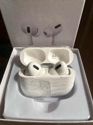 Auriculares Bluetooth Blancos con cable incluido