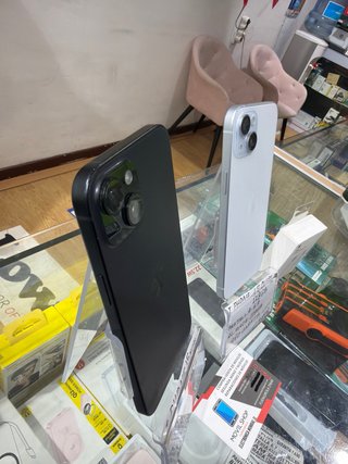 iPhone 15 Plus 128GB batería 86% Negro/Blanco