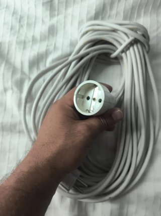 Alargador de enchufe blanco