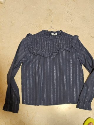 Camisa azul Brookville con rayas plateadas