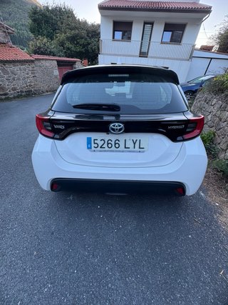 Toyota Yaris hibrido 2022