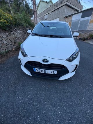 Toyota Yaris hibrido 2022
