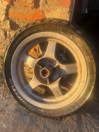 Llanta 120/70-12 con disco Derbi