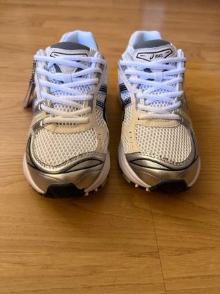 ASICS Deportivas Blancas y Plateadas Talla 42