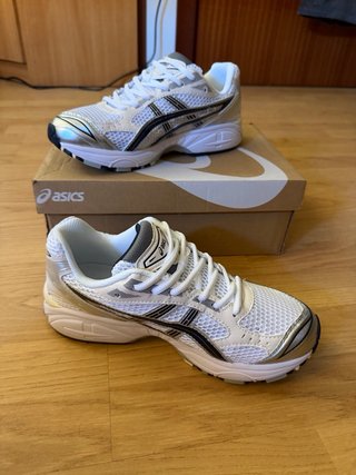 ASICS Deportivas Blancas y Plateadas Talla 42