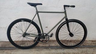 Bicicleta Fixie lista para circular