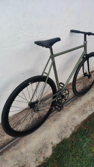 Bicicleta Fixie lista para circular