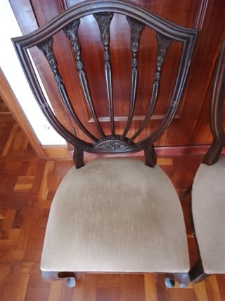 2 SILLAS ANTIGUAS MADERA TALLADAS TAPIZADAS