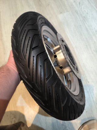 Rueda Suzuki Burgman 125/200