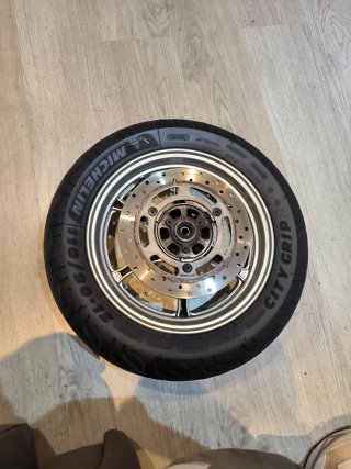 Rueda Suzuki Burgman 125/200