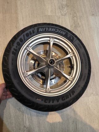 Rueda Suzuki Burgman 125/200