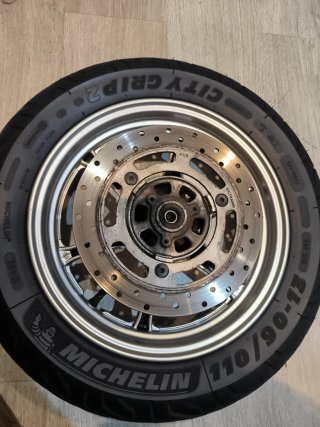 Rueda Suzuki Burgman 125/200