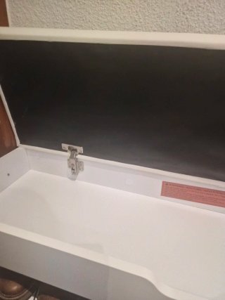 Mueble zapatero blanco con asiento