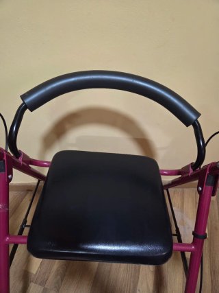 Andador Plegable Hidrolight con Asiento y Cesta.