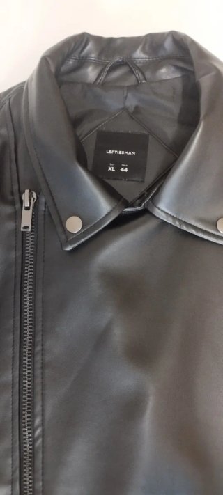 Cazadora efecto piel negra T.44 XL