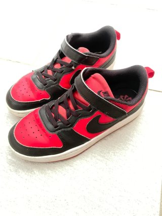 Zapatillas Nike Niño Rojo y Negro