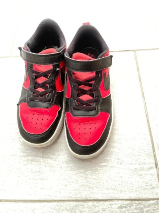 Zapatillas Nike Niño Rojo y Negro