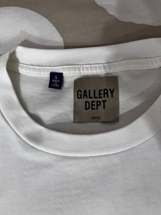 Camiseta Gallery Dept. Blanca