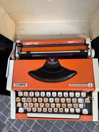 2 Máquinas de Escribir Olympia Traveller de Luxe