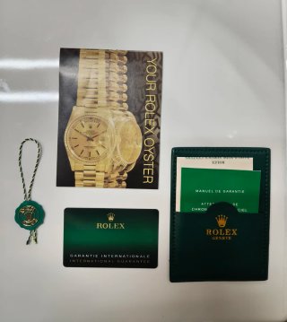 Reloj de lujo Negro y plateado