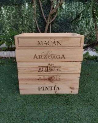 5 Cajas de madera Almacenaje, expositores y deco.