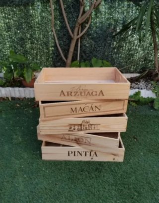 5 Cajas de madera Almacenaje, expositores y deco.