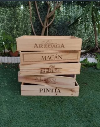 5 Cajas de madera Almacenaje, expositores y deco.
