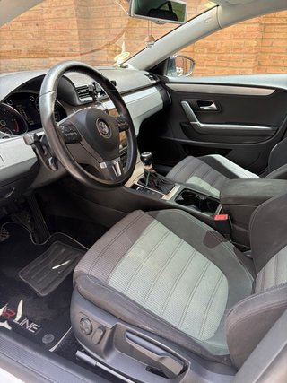 Volkswagen Passat CC 2011