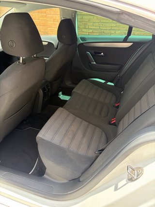 Volkswagen Passat CC 2011