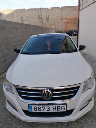 Volkswagen Passat CC 2011