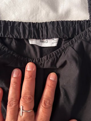 Top negro de verano con tirantes