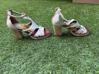 Sandalias de mujer