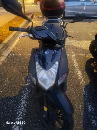 Moto Scooter Negra